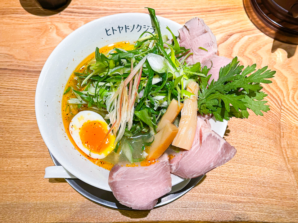 ヒトヤドノクジラで大人ラーメン