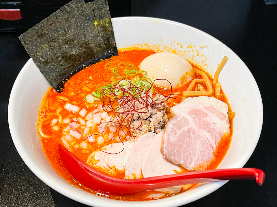 「麺屋なみま」さんで濃厚鶏白湯