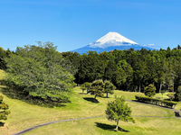 富士山を眺めながらゴルフ