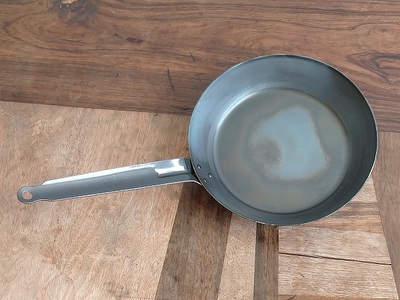 鉄フライパン　焼く　最初　錆止め　どうやって