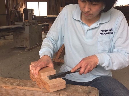 作業台製作中