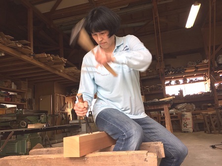 作業台製作中