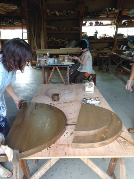 トールペイントのＫさん作業場にて