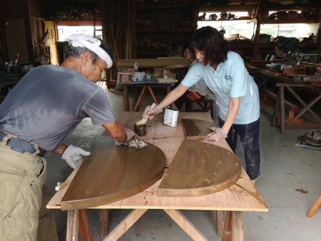 トールペイントのＫさん作業場にて