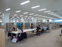図書館で調べもの