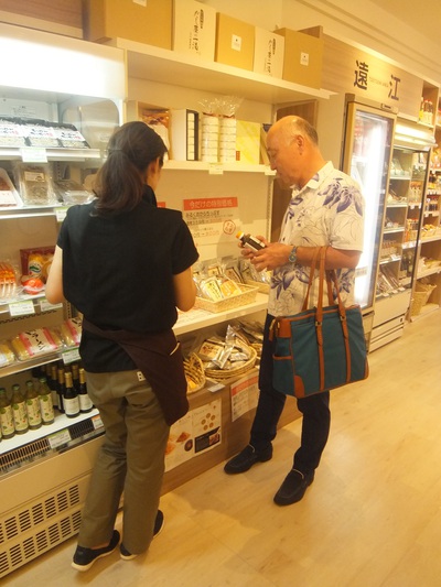 池谷専務　コレモストアでお買い物