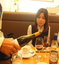 舌であそぶボジョレーヌーボー：＠松坂屋静岡店 大胡椒での解禁日 2016/11/18 23:15:25
