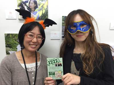 デザイナーの守野さんと青色仮面