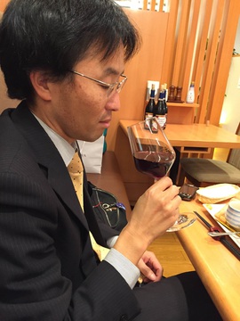玉置代表とボジョレー　香りを味わう