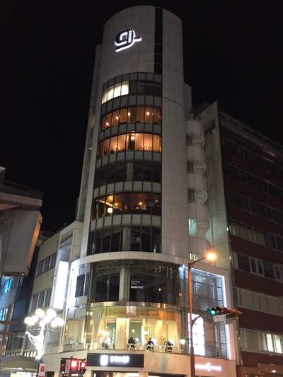 クロスナインビル