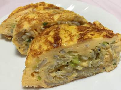 オムレツ風卵焼き　ちりめん干し入り
