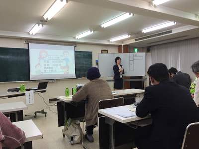 セミナーをする　室井さん
