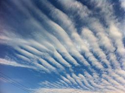 またまた地震雲？！最近頻繁だなぁ・・・地震近し？！