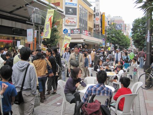 大道芸ワールドカップ　昼市　全品300円セール開催中♪