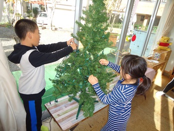 12月９日（月）クリスマスの飾りつけをしました☆☆彡