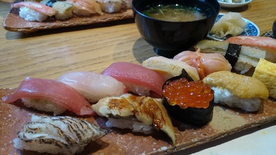 お寿司屋さんでランチミーティング
