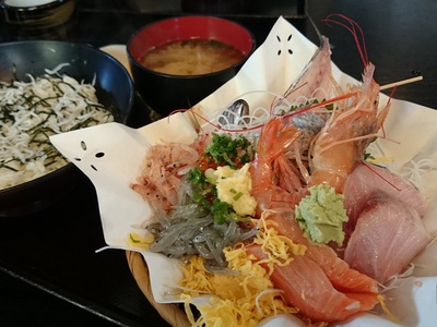 沼津港　人気№１のどんぶり