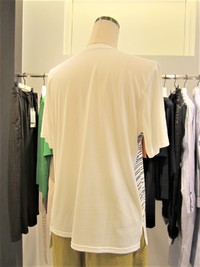 LEQUIPE　プリント&スパンコール刺繍Tシャツ