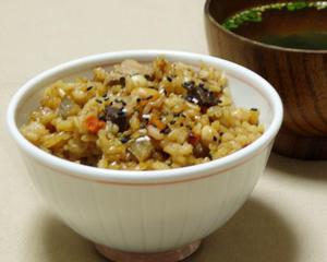 野菜たっぷり炊き込みご飯