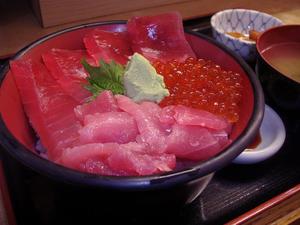 築地の朝ご飯