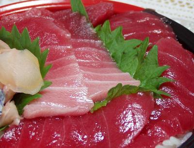 マグロ丼とミョウガの吸い物